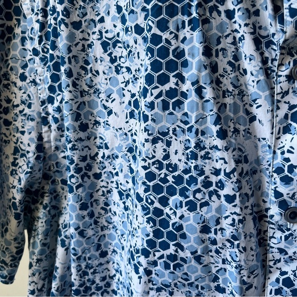 NWOT Robert Graham 2XL honeycomb print blue classic fit button up shirt sleeve - Picture 3 of 8